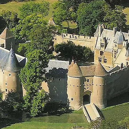 Gorgeous Manor In The Auvergne With Private Pool Meaulne