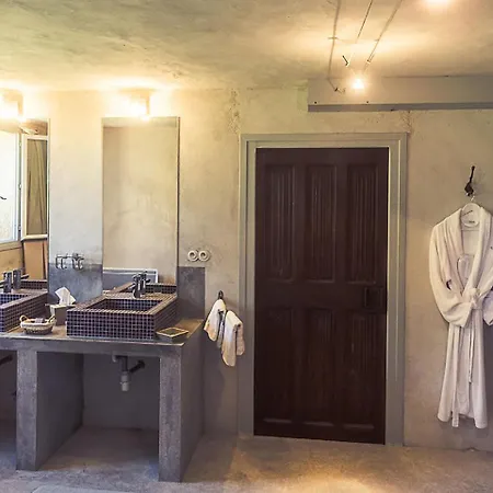 Gorgeous Manor In The Auvergne With Private Pool Meaulne